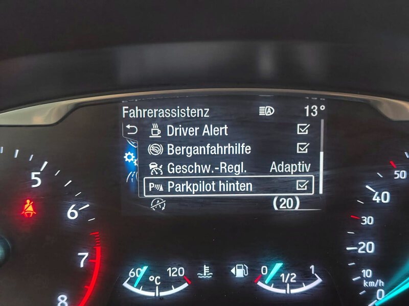 Fahrzeugabbildung Fiesta orline CarPlay ACC Bild 26 von 35