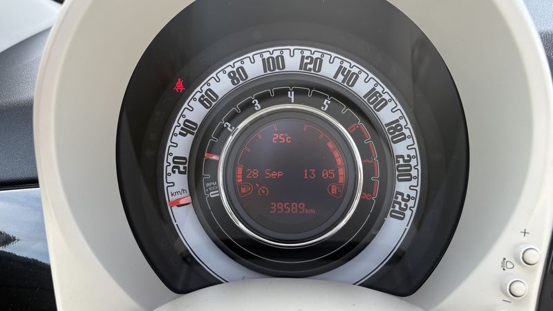 Fahrzeugabbildung 500C Cabrio 1.0 70PS Dolcevita Klimaautomatik Bild 11 von 17