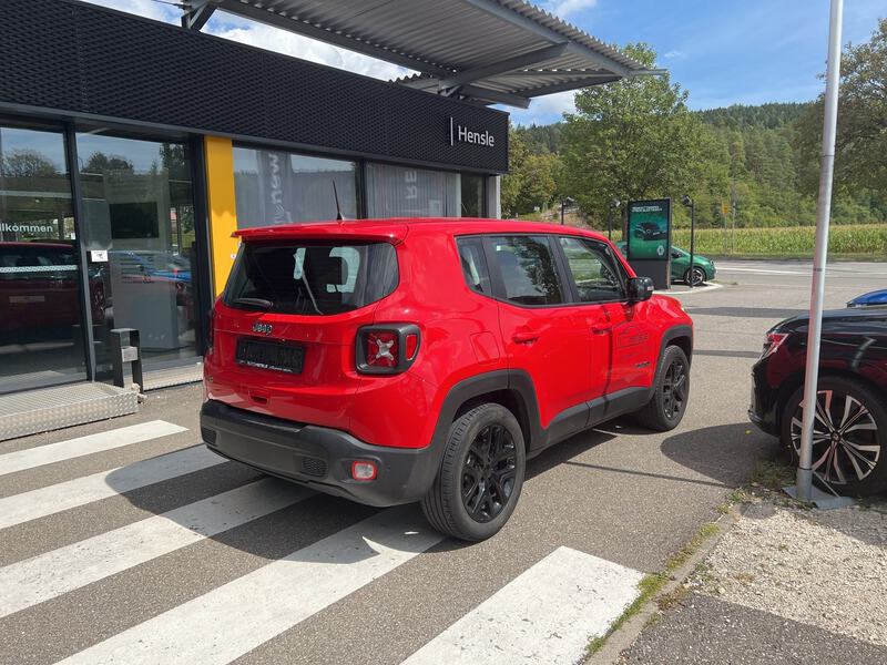 Fahrzeugabbildung Renegade 1.5 MultiAir Mild Hybrid Longitude Bild 4 von 17