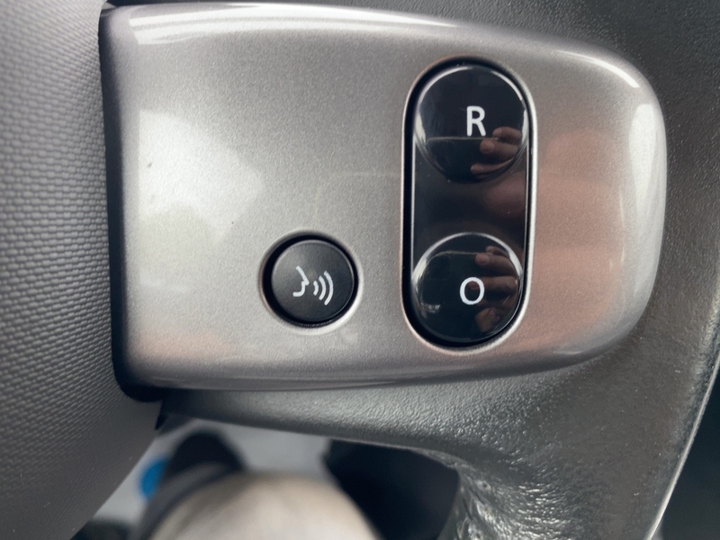 Fahrzeugabbildung Twingo ZEN SCe 65 Start & Stop Bild 16 von 21
