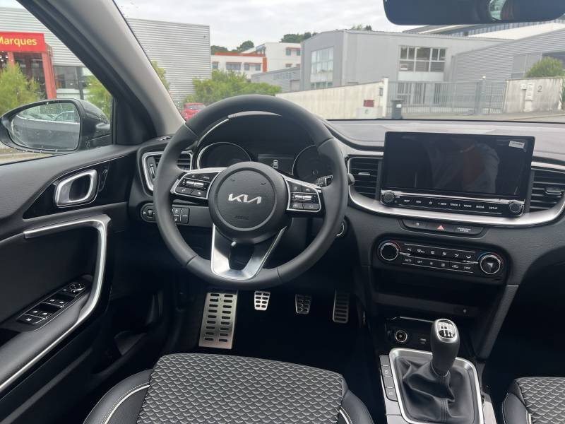 KIA Xcee'D