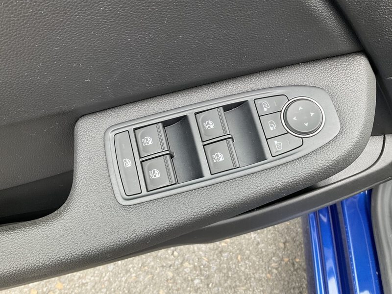 Fahrzeugabbildung Clio *Navigation*Winterpaket* Bild 10 von 21