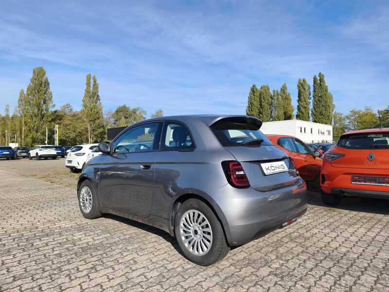 Fahrzeugabbildung 500e 42kWh 118PS Klimaautomatik Carplay  Bild 6 von 17