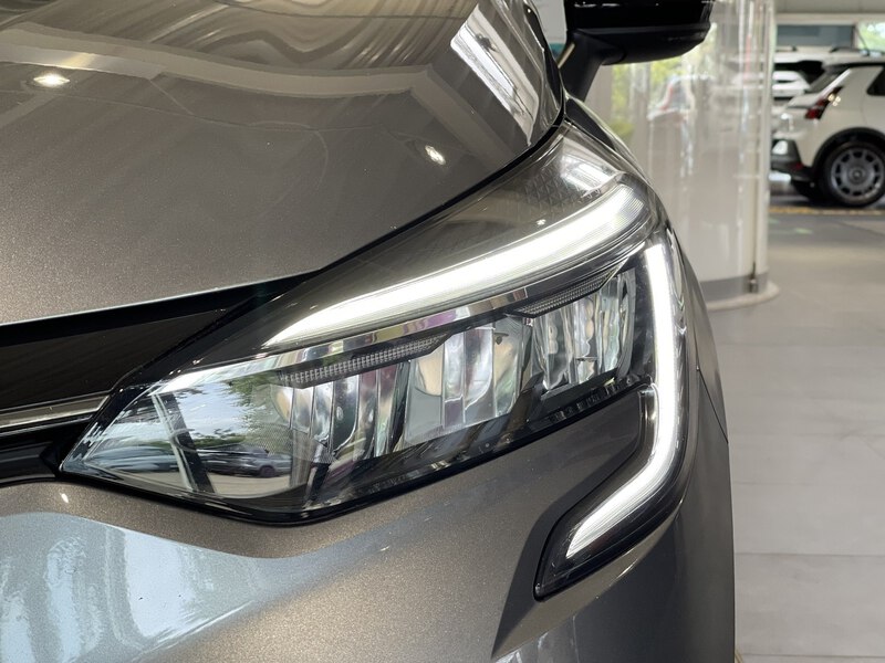 Fahrzeugabbildung Clio EVOLUTION TCe 90 PS X-tronic Bild 5 von 49