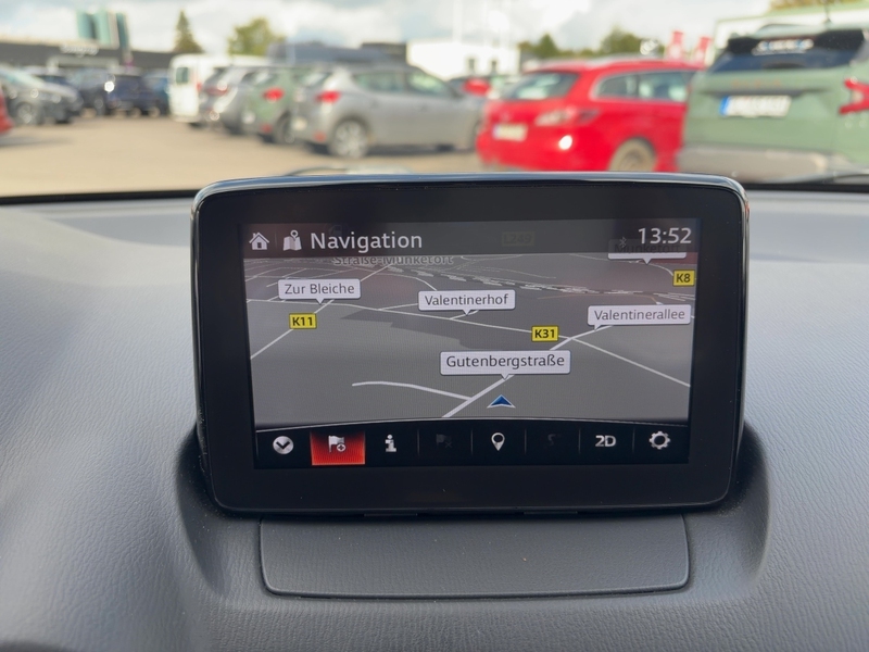 Fahrzeugabbildung 2 1.5 Skyactiv-G 90 Exclusive-Line Automatik Bild 13 von 15