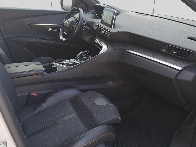 Fahrzeugabbildung 3008 1.6 THP 165 Allure GT*NAVI*KAM*SHZ* Bild 8 von 15