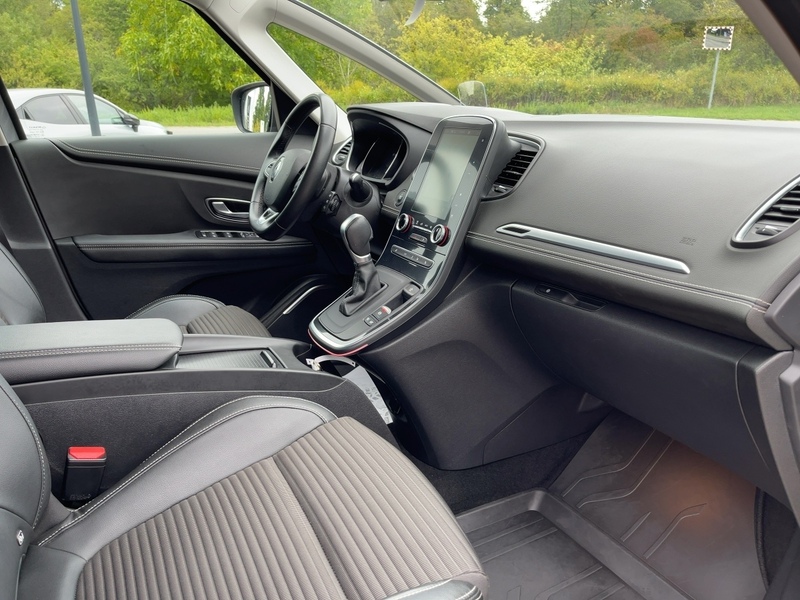 Fahrzeugabbildung Scenic IV 1.3 TCe 140 BOSE-Edition GPF Bild 11 von 15