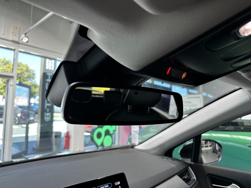 Fahrzeugabbildung Captur INTENS TCe 140 EDC Bild 48 von 50