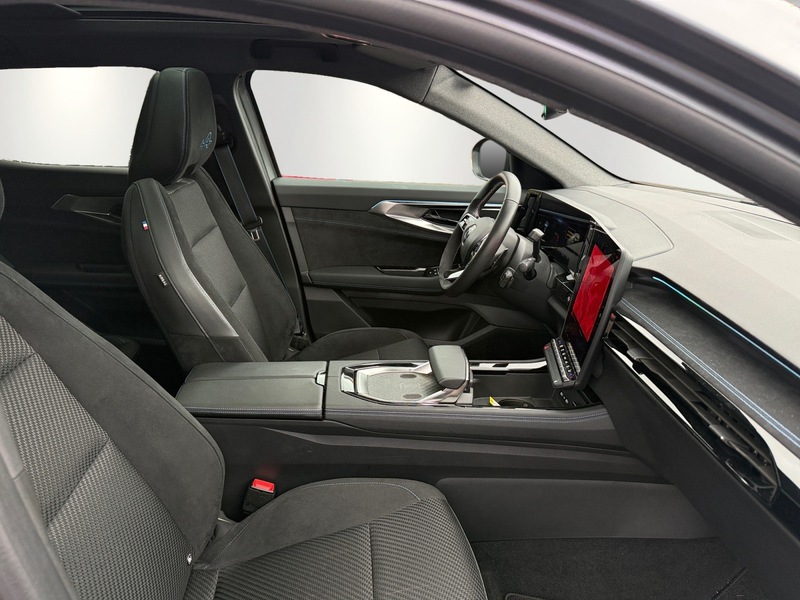 Fahrzeugabbildung Austral Techno Esprit Alpine E-Tech Full Hybrid 200 Bild 15 von 17