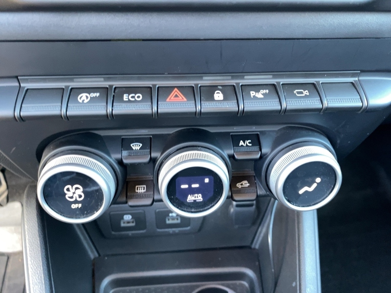 Fahrzeugabbildung Duster ABS Fahrerairbag ESP SERVO Bild 16 von 18