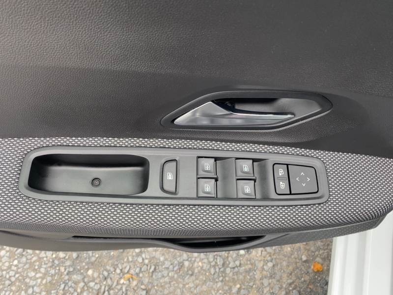 Fahrzeugabbildung Sandero Comfort TCe 90 (MY2021) Bild 13 von 18