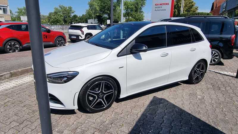 Mercedes-Benz B 220