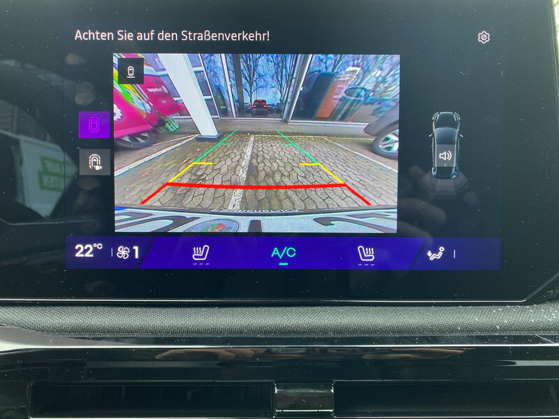 Fahrzeugabbildung Clio Navi Sitzheizung PDC Bild 18 von 20