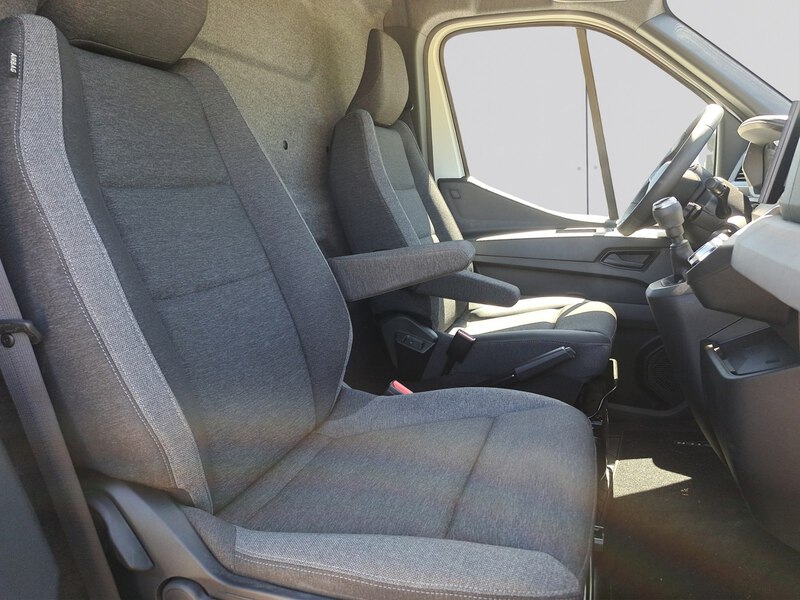 Fahrzeugabbildung Master FWD Kasten extra L2H2 3,5t Blue dCi150 Bild 8 von 15