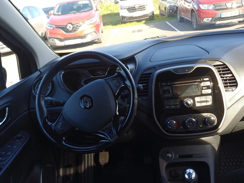 Fahrzeugabbildung Captur Experience Bild 8 von 16