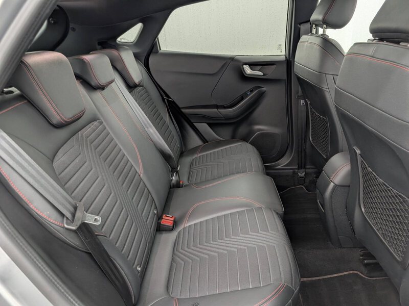 Fahrzeugabbildung Puma 1.0 EcoBoost MHEV ST-Line X Schiebedach Bild 13 von 42