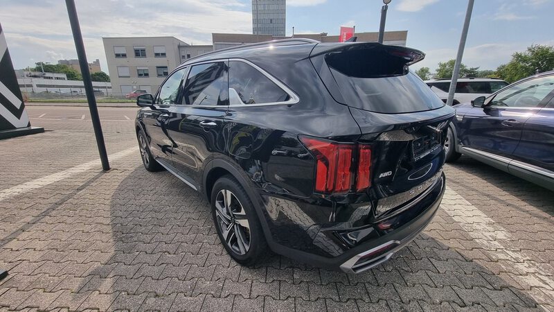 Fahrzeugabbildung Sorento Platinum 4WD Plug-In Hybrid Bild 5 von 23