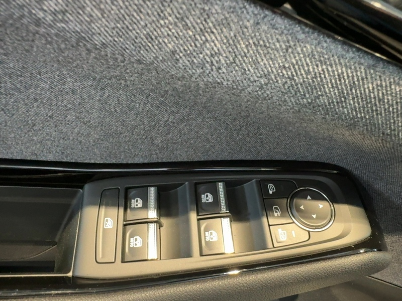 Fahrzeugabbildung Austral Evolution Mild Hybrid 160 Automatik Bild 13 von 16