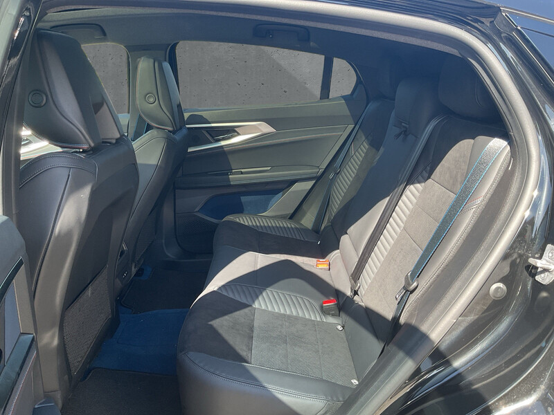 Fahrzeugabbildung Rafale Atelier Alpine E-Tech Plug-in 300 4x4 Bild 11 von 14