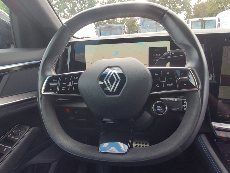 Fahrzeugabbildung Austral Techno Esprit Alpine Mild Hybrid 160 Bild 10 von 12
