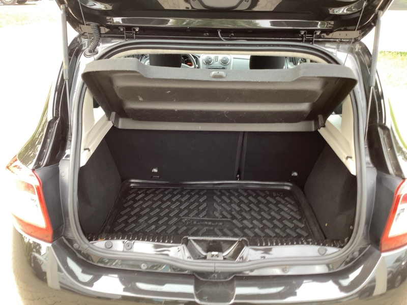 Fahrzeugabbildung Sandero Stepway Celebrat Bild 13 von 15