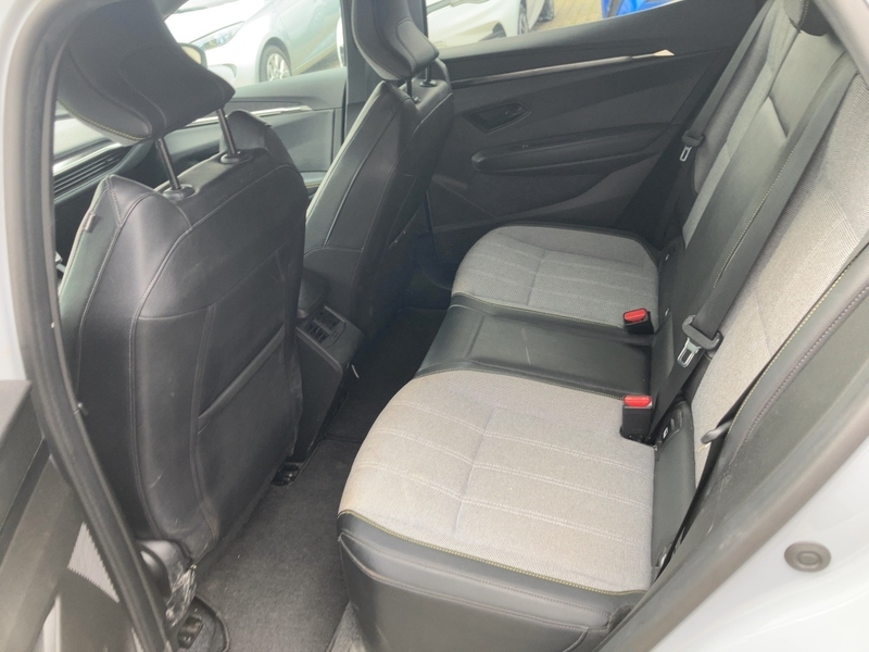 Fahrzeugabbildung Megane E-TECH TECHNO EV60 220 Bild 7 von 20