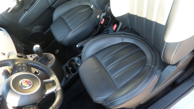 Fahrzeugabbildung Abarth Einparkhilfe hinten Klimaanlage DAB+ Bild 8 von 14