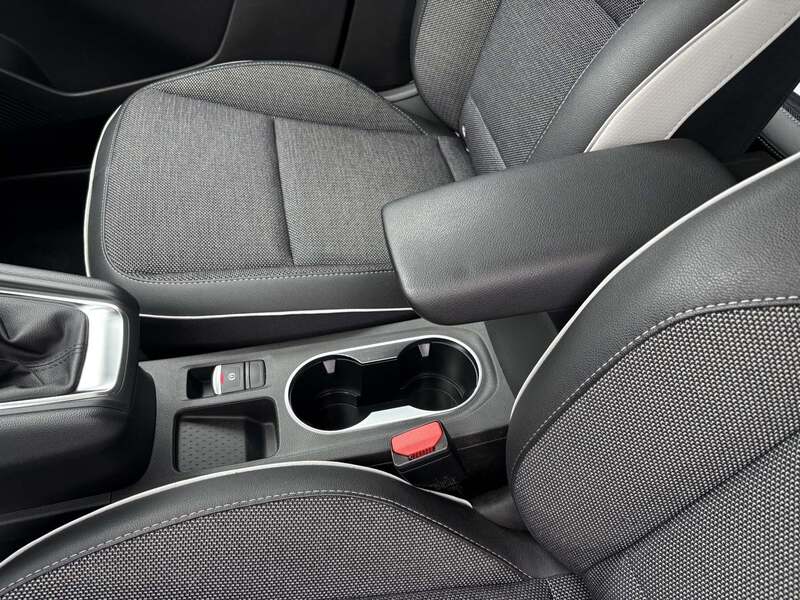 Fahrzeugabbildung Captur INTENS TCe 140 Bild 9 von 11