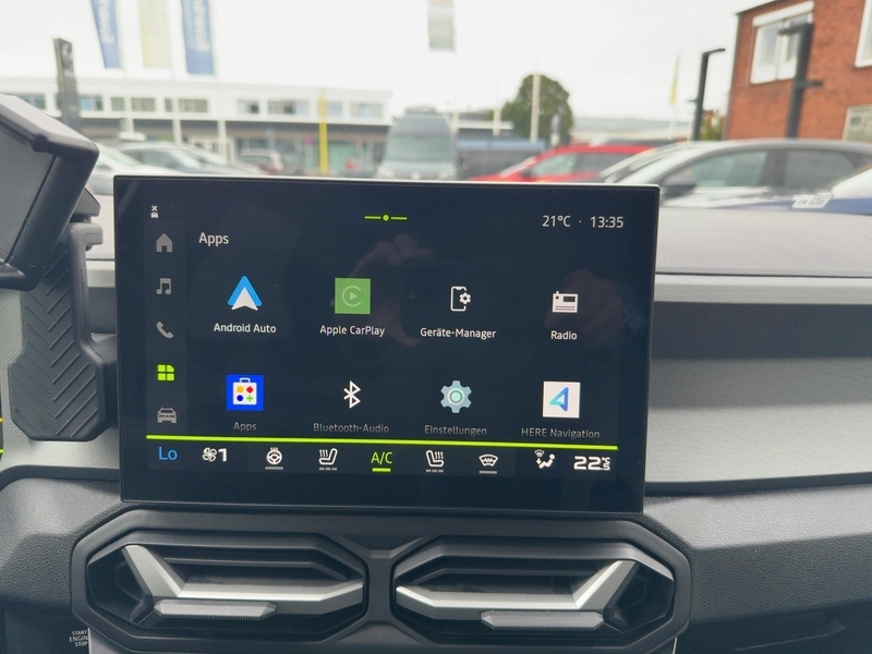 Fahrzeugabbildung Bigster Journey HYBRID 155 80kW/109 PS Bild 11 von 15