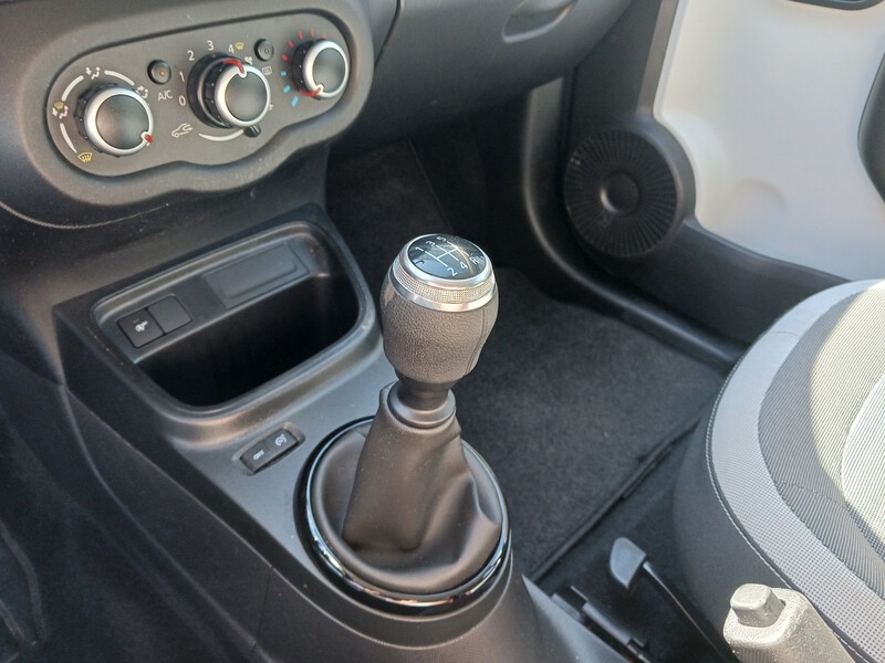 Fahrzeugabbildung Twingo ZEN SCe 65 Start&Stop MT  Bild 25 von 27