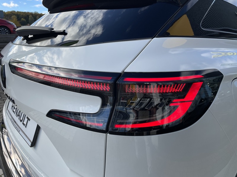 Fahrzeugabbildung Austral Esprit Alpine Full Hybrid E-Tech 200 Bild 40 von 42