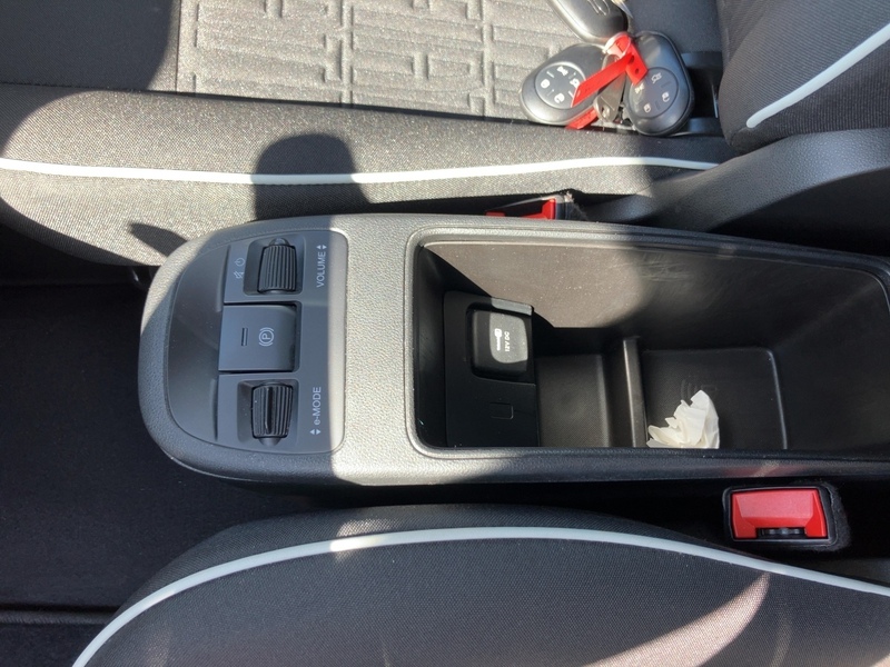 Fahrzeugabbildung Clio Allwetter*Klima*Carplay Bild 15 von 19