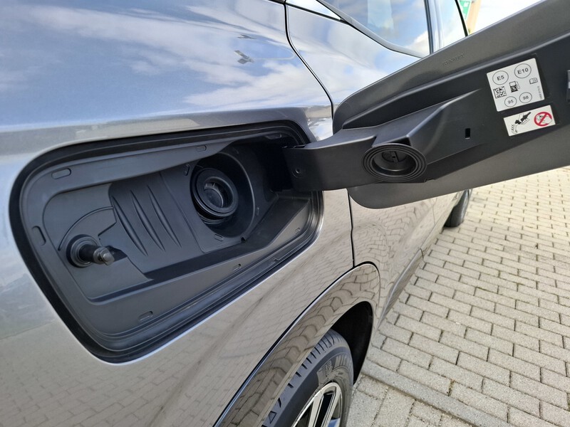 Fahrzeugabbildung Austral Techno Mild Hybrid 160 Automatik Bild 43 von 47