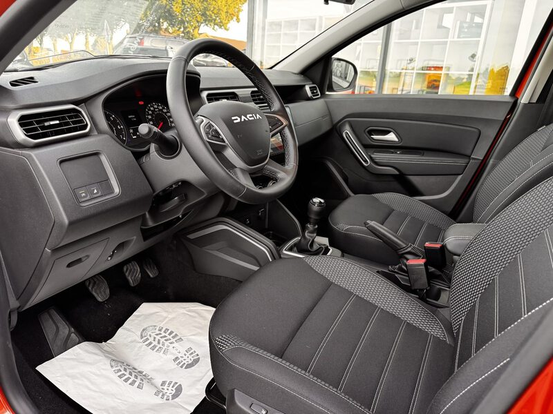 Fahrzeugabbildung Duster NAVI+SITZH+RFK Bild 14 von 21