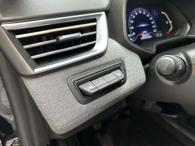 Fahrzeugabbildung Clio LUTECIA TCe 90 Bild 30 von 50