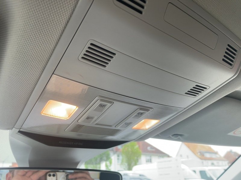 Fahrzeugabbildung T-Roc Allwetter+Sitzhz+Navi+ Bild 13 von 31