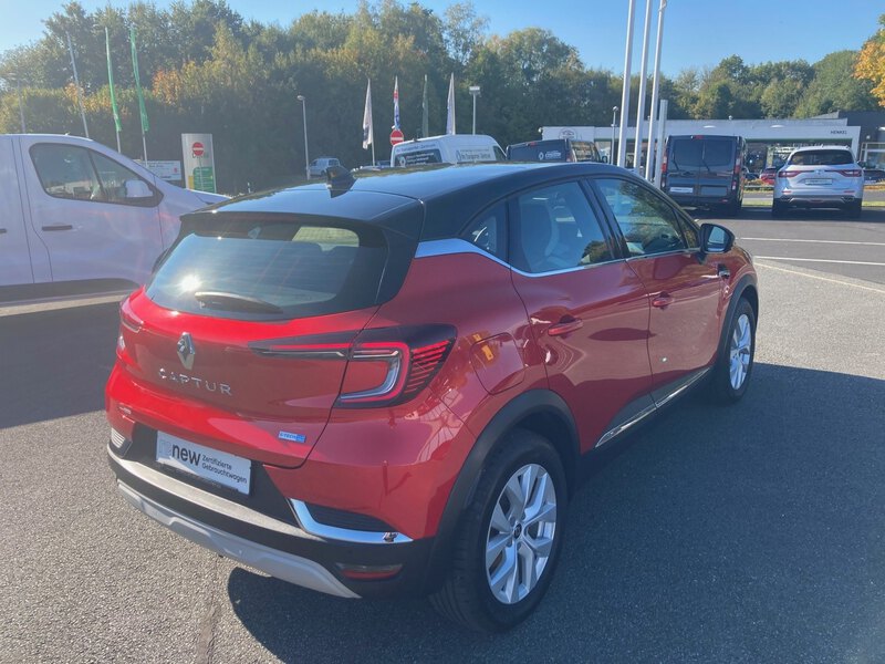 Fahrzeugabbildung Captur INTENS E-TECH Plug-in 160 (MY21) Bild 4 von 12