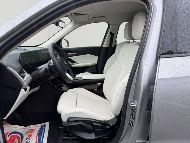 BMW X1 U11