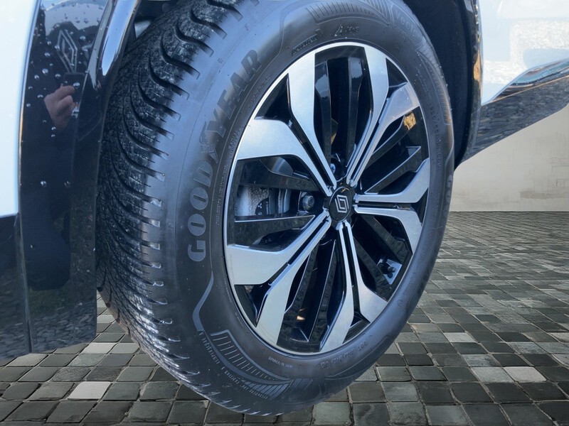 Fahrzeugabbildung Austral 1.3 TCe 160 Evolution M-Hybrid Automatik Bild 6 von 18