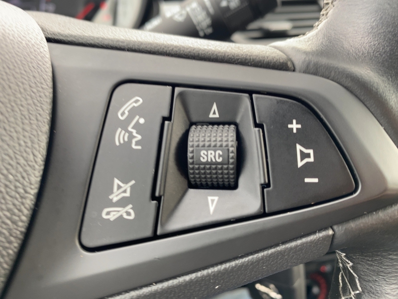 Fahrzeugabbildung Corsa 1.4 ON ecoFlex 90PS Bild 17 von 21