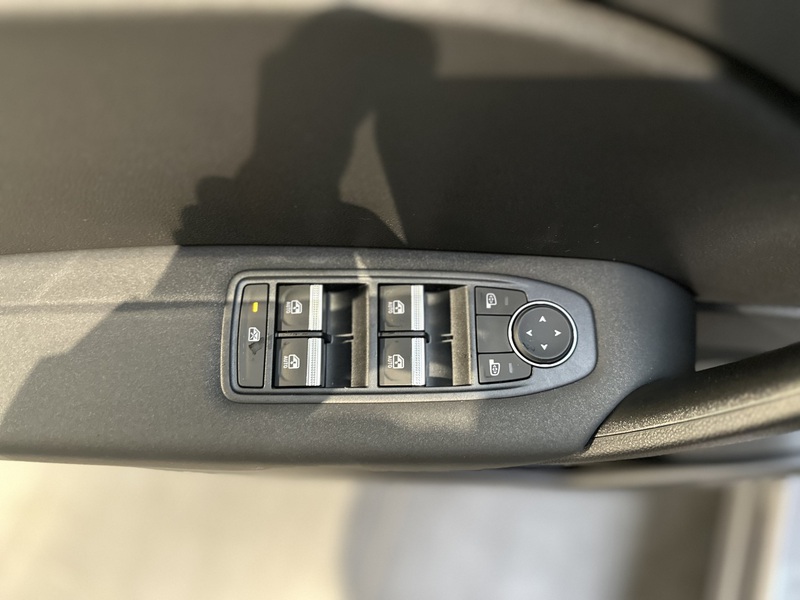 Fahrzeugabbildung Captur Evolution TCe 90 PS Bild 34 von 50
