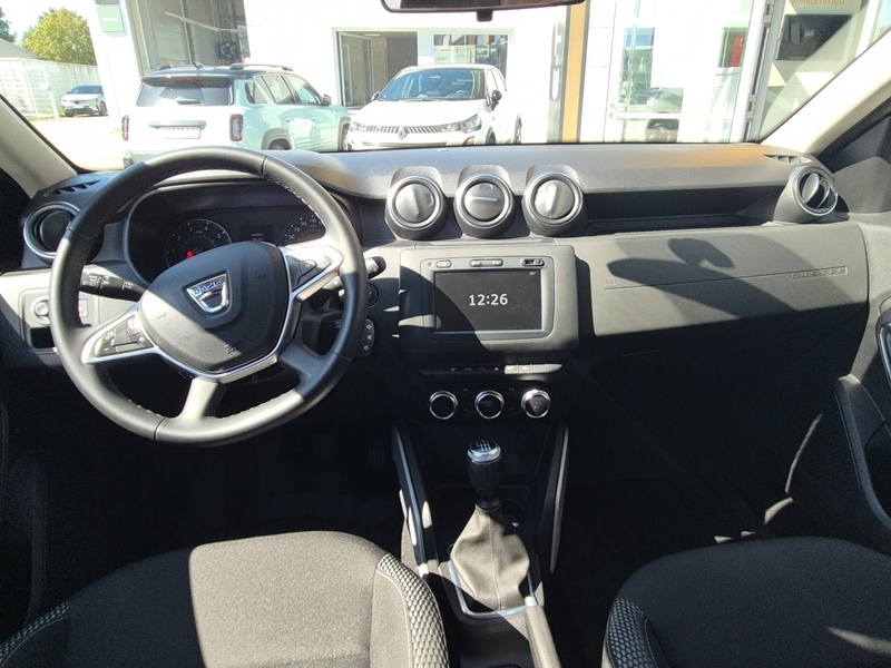 Fahrzeugabbildung Duster Prestige TCe 150 2WD GPF Bild 9 von 15