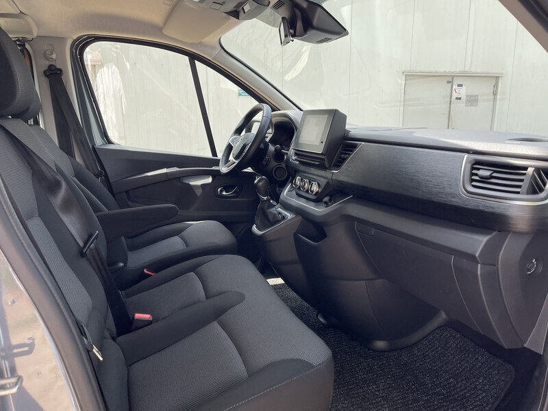 Fahrzeugabbildung Trafic L1H1 DOKA Komfort 3,0t dCi 150PS EDC Bild 12 von 46