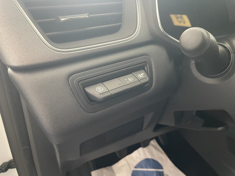Fahrzeugabbildung Captur II 1.0 TCe 90 Techno Bild 33 von 49