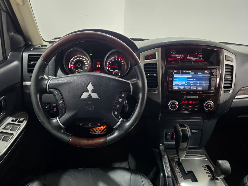 MITSUBISHI Pajero 2016 — imagine 17