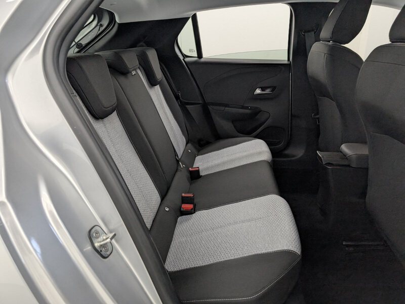 Fahrzeugabbildung Corsa 1.2 Turbo GS Automatik Kamera Klima Bild 10 von 32