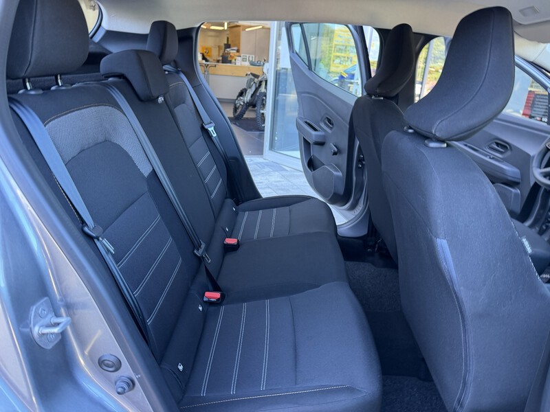 Fahrzeugabbildung Sandero III Stepway Essential TCe 90 Bild 13 von 19