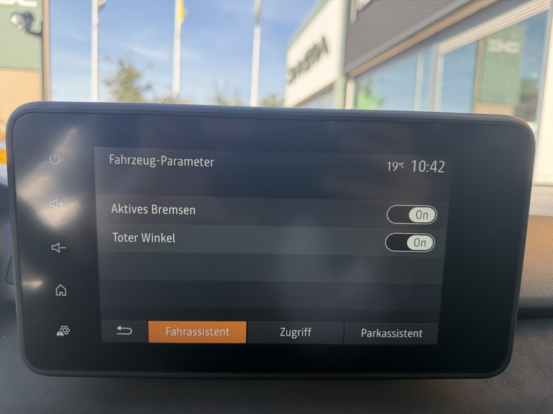 Fahrzeugabbildung Jogger Extreme+ TCe 100 ECO-G 7-Sitzer Bild 24 von 41