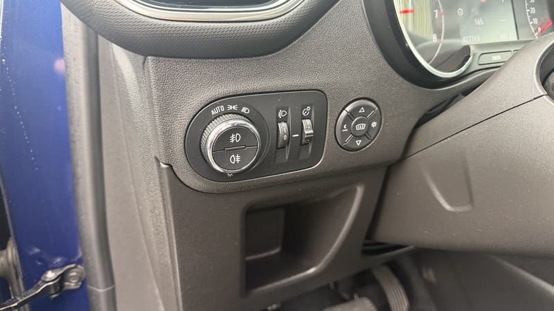 Fahrzeugabbildung Crossland Turbo Bild 10 von 16