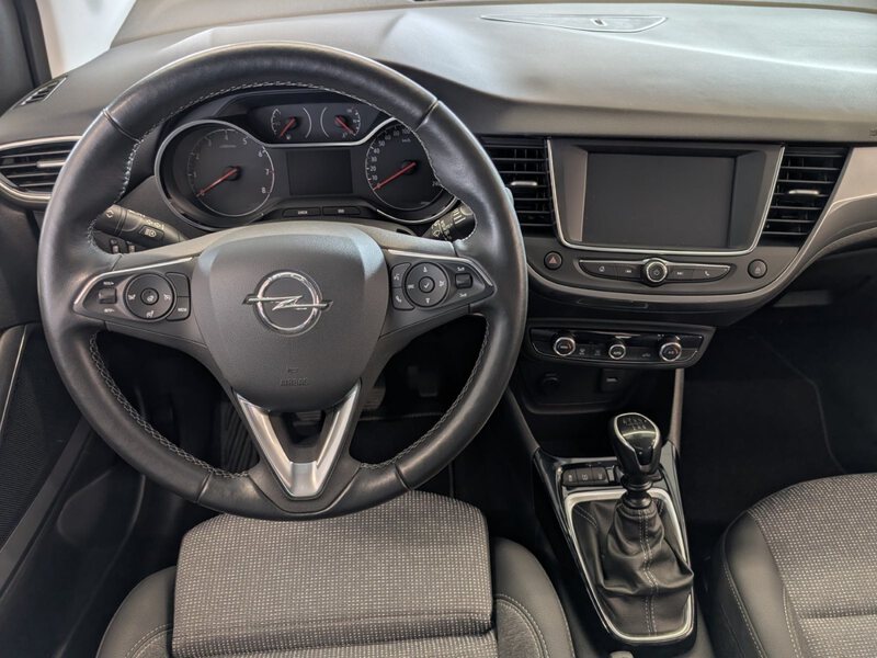 Fahrzeugabbildung Crossland 1.2 Elegance CarPlay Tempomat Bild 15 von 34